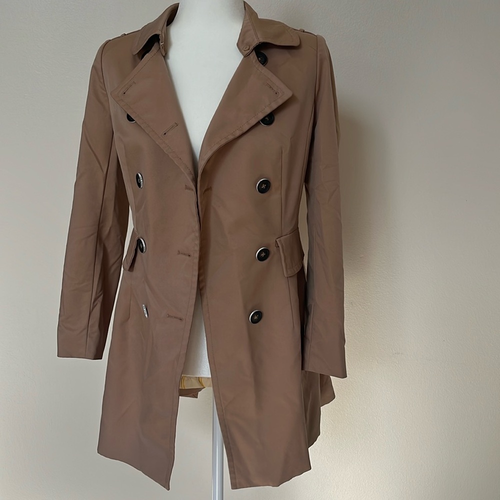 Peace bird coat in excellent condition. Tags were removed but is size S.
